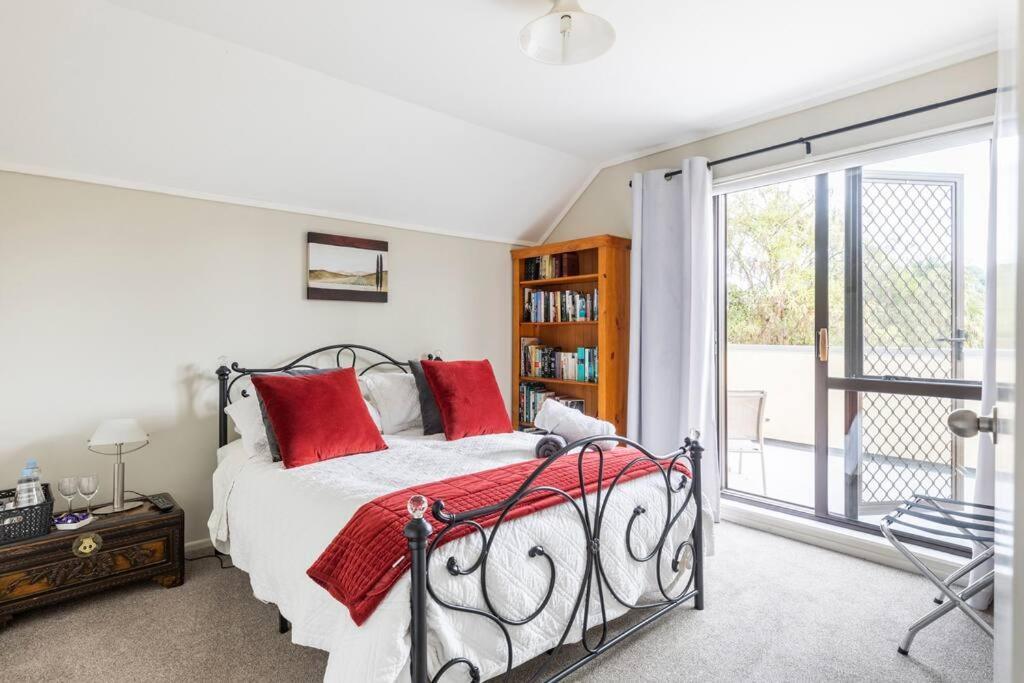 Quiet And Cosy Apartment Waikanae Exterior photo