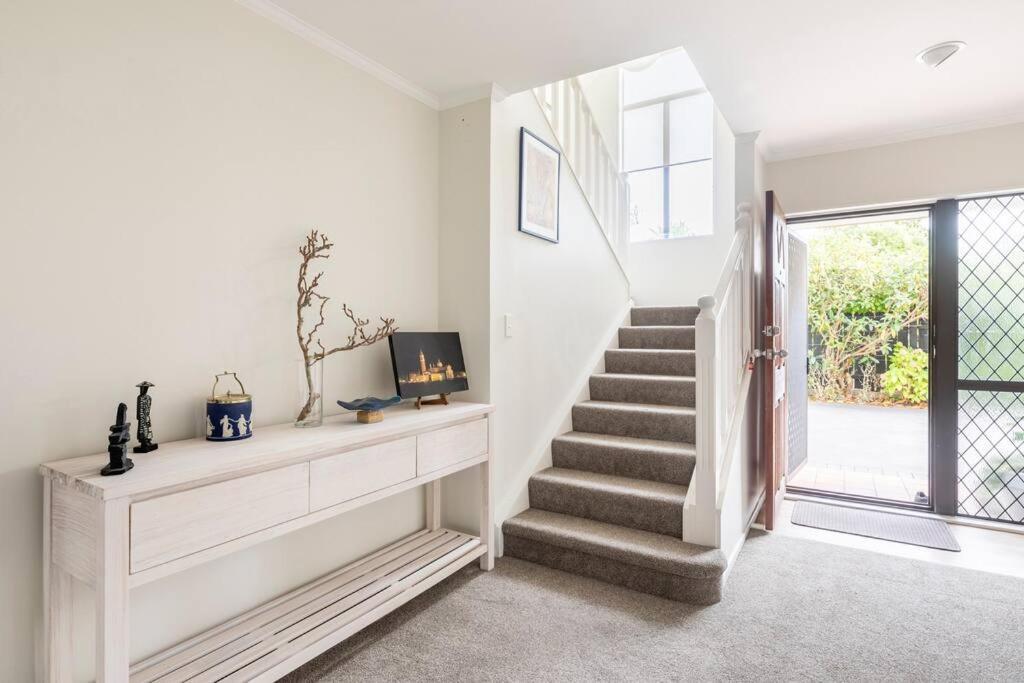Quiet And Cosy Apartment Waikanae Exterior photo